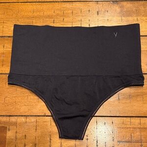 Yummie Shapewear Black Thong Panty S/M